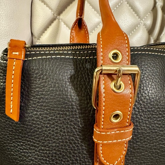 Dooney & Bourke Black and Tan Leather Bag - Picture 3 of 6